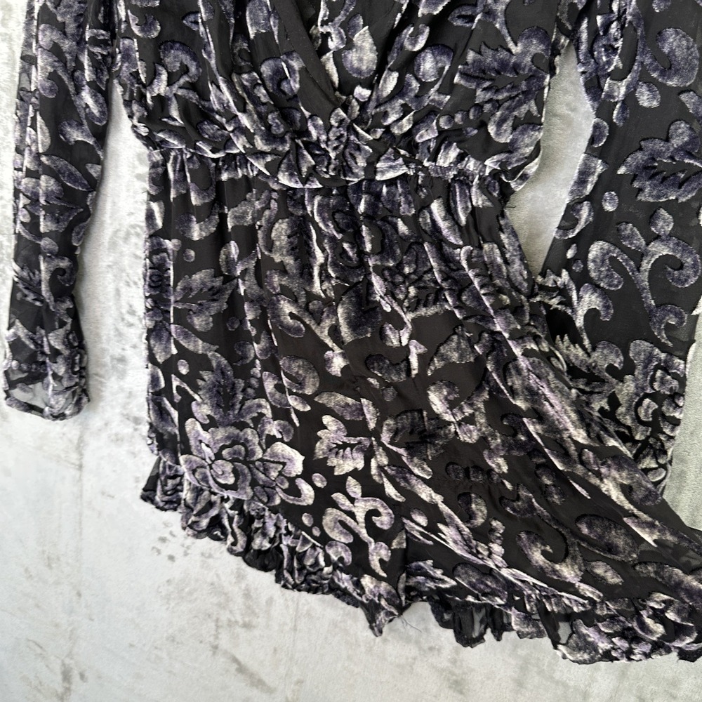 Altar'd State Velvet Burnout Long Sleeve Romper Womens Small Romantic Soft‎ - Picture 2 of 15